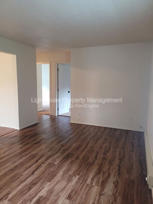 Building Photo - 2716 Nichols Rd