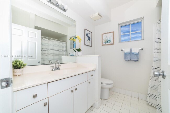 Building Photo - 17150 N Bay Rd