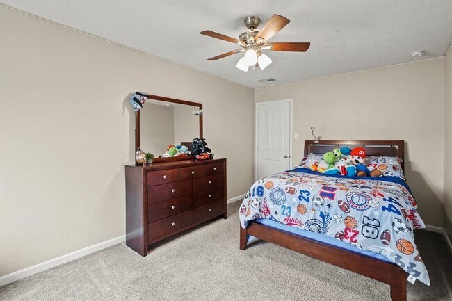 Building Photo - 6719 Path Way Ct