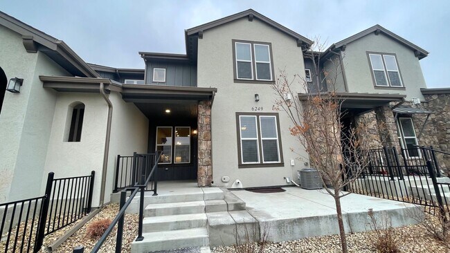 Building Photo - Great Townhouse in Windsor - Highland Meadows