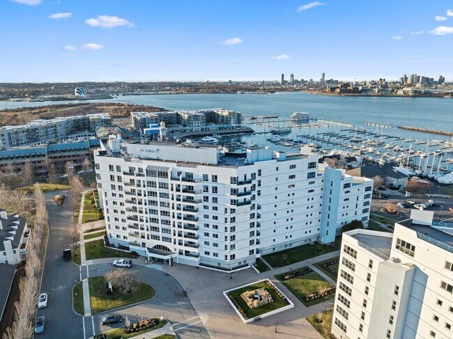 Building Photo - 2001 Marina Dr