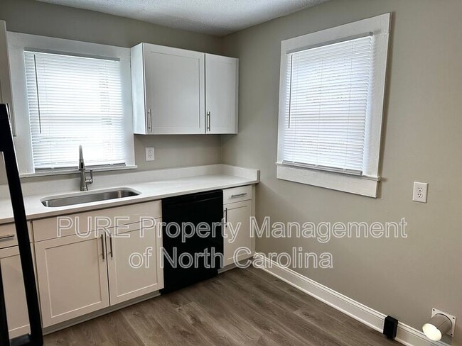 Building Photo - 208 S Lexington Dr