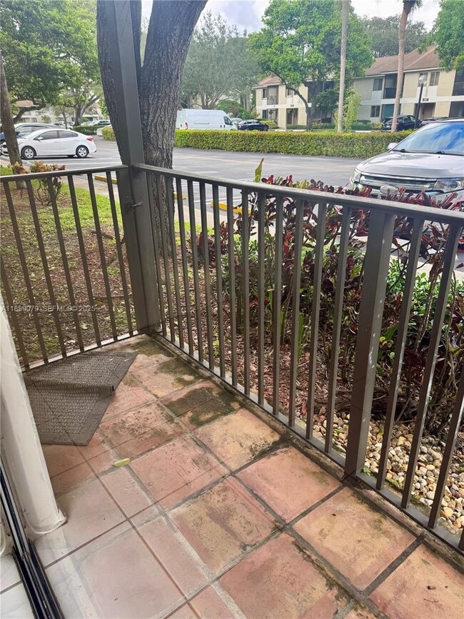 Building Photo - 110 Gardens Dr