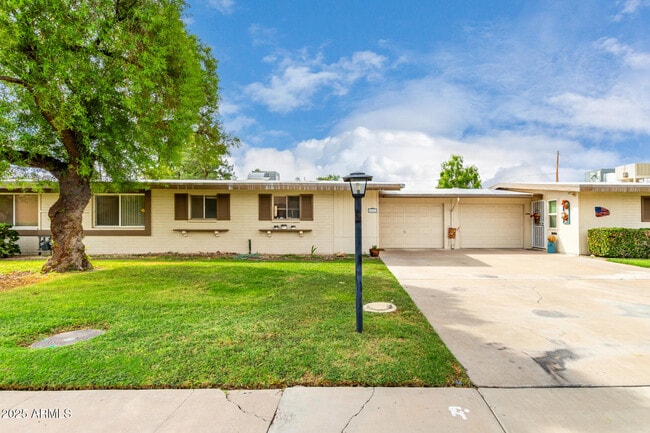 Primary Photo - 10641 W Oakmont Dr