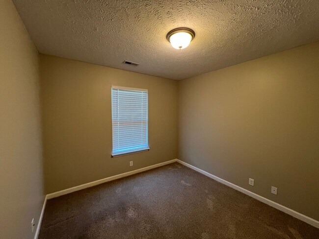 Building Photo - Cute 3 BR, 2 Bath near Christiana
