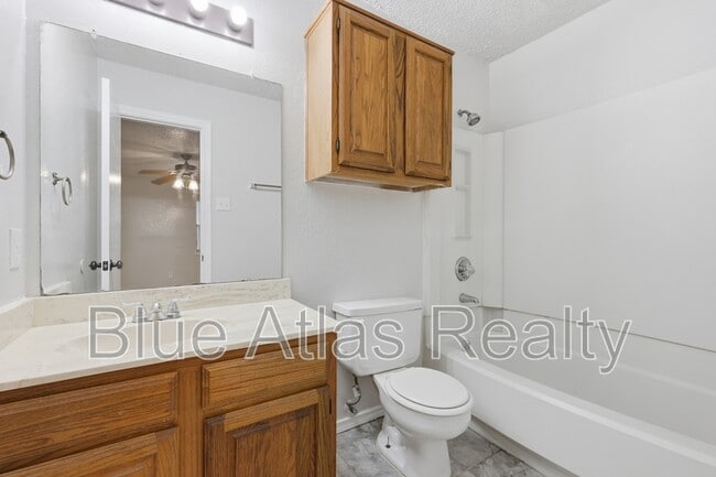 Building Photo - 711 Penn Pl