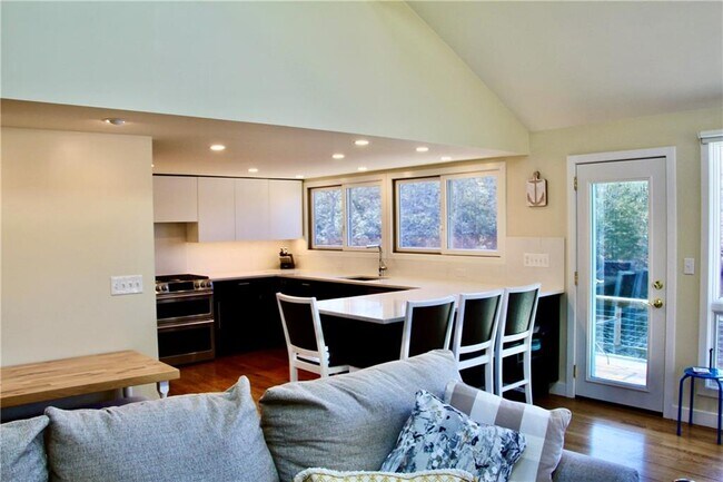 Building Photo - 39 Berrie Ln