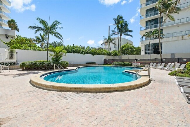 Building Photo - 4001 S Ocean Dr