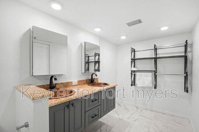 Building Photo - 15456 Admiralty Cir