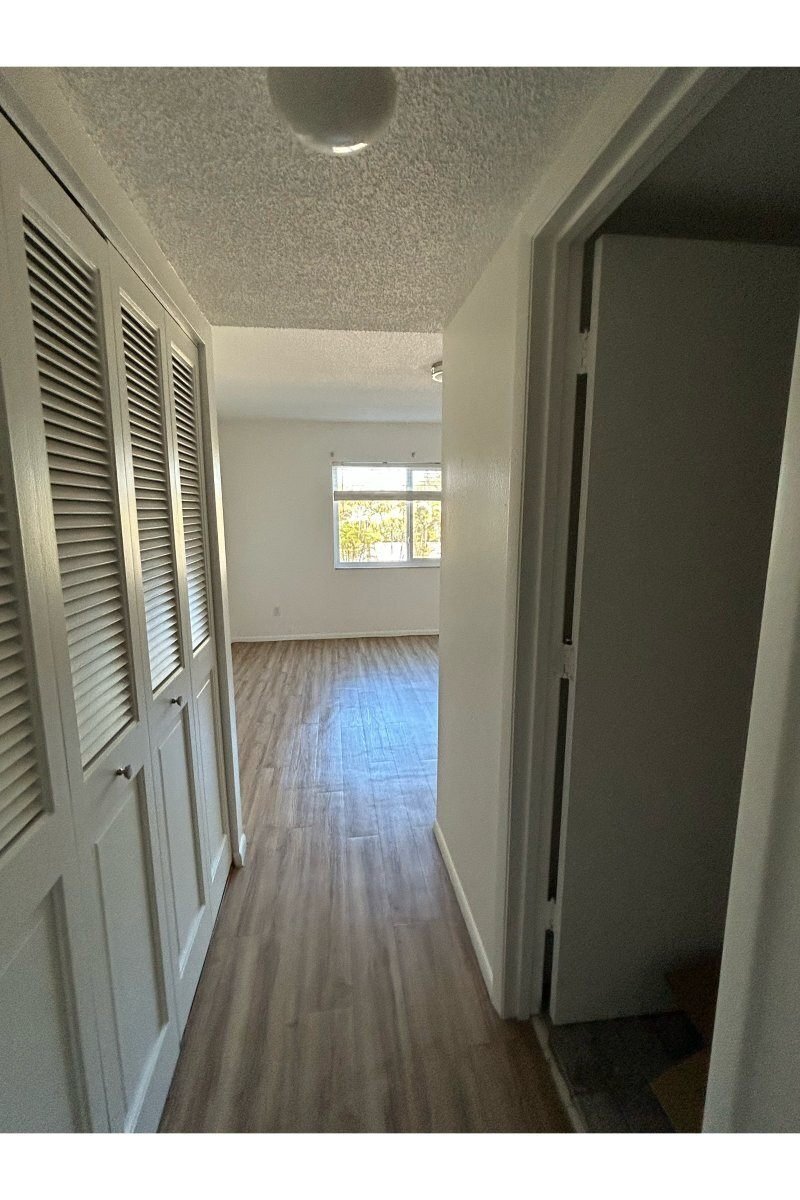 Building Photo - 1540 Glen Oaks Dr E