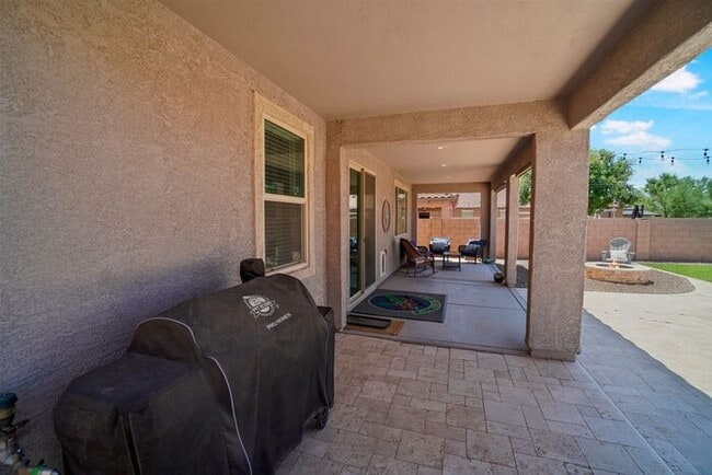 Building Photo - Gorgeous 4+1 Bdrm Home in Gladden Farms wi...
