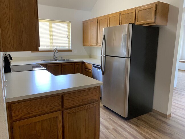 Building Photo - 5235-5237 Springcrest Drive S