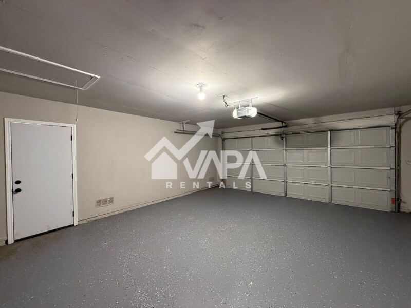 Building Photo - 8407 Greenham