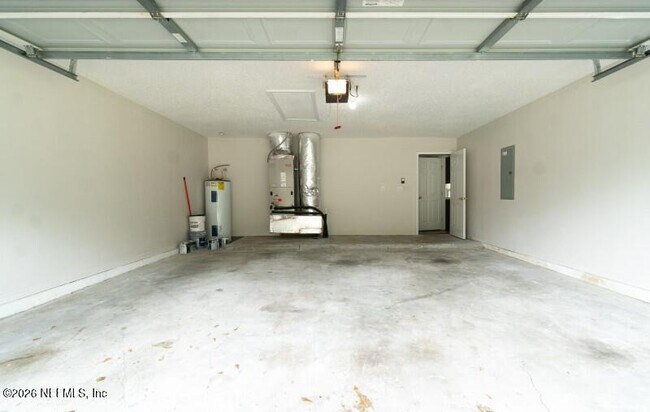 Building Photo - 557 Grand Parke Dr