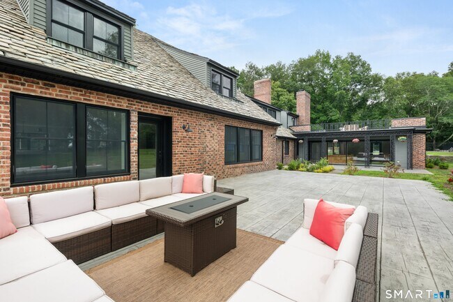 Building Photo - 372 Tucker Hill Rd
