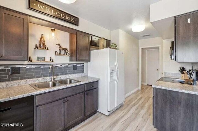 Building Photo - 13046 Wildwood Dr