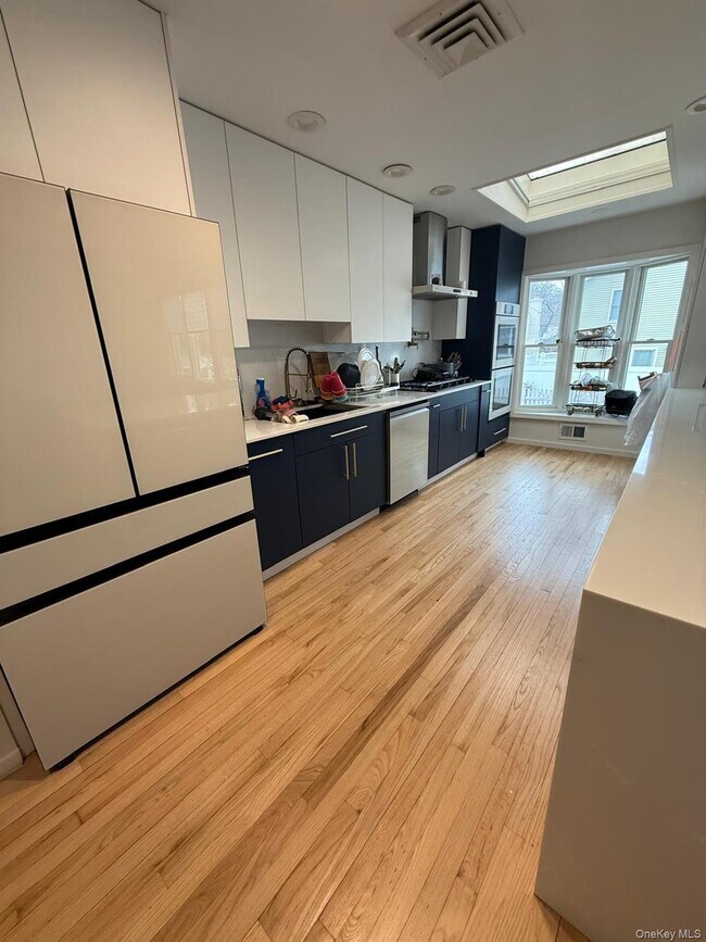 Building Photo - 23 Geoffrey Ln