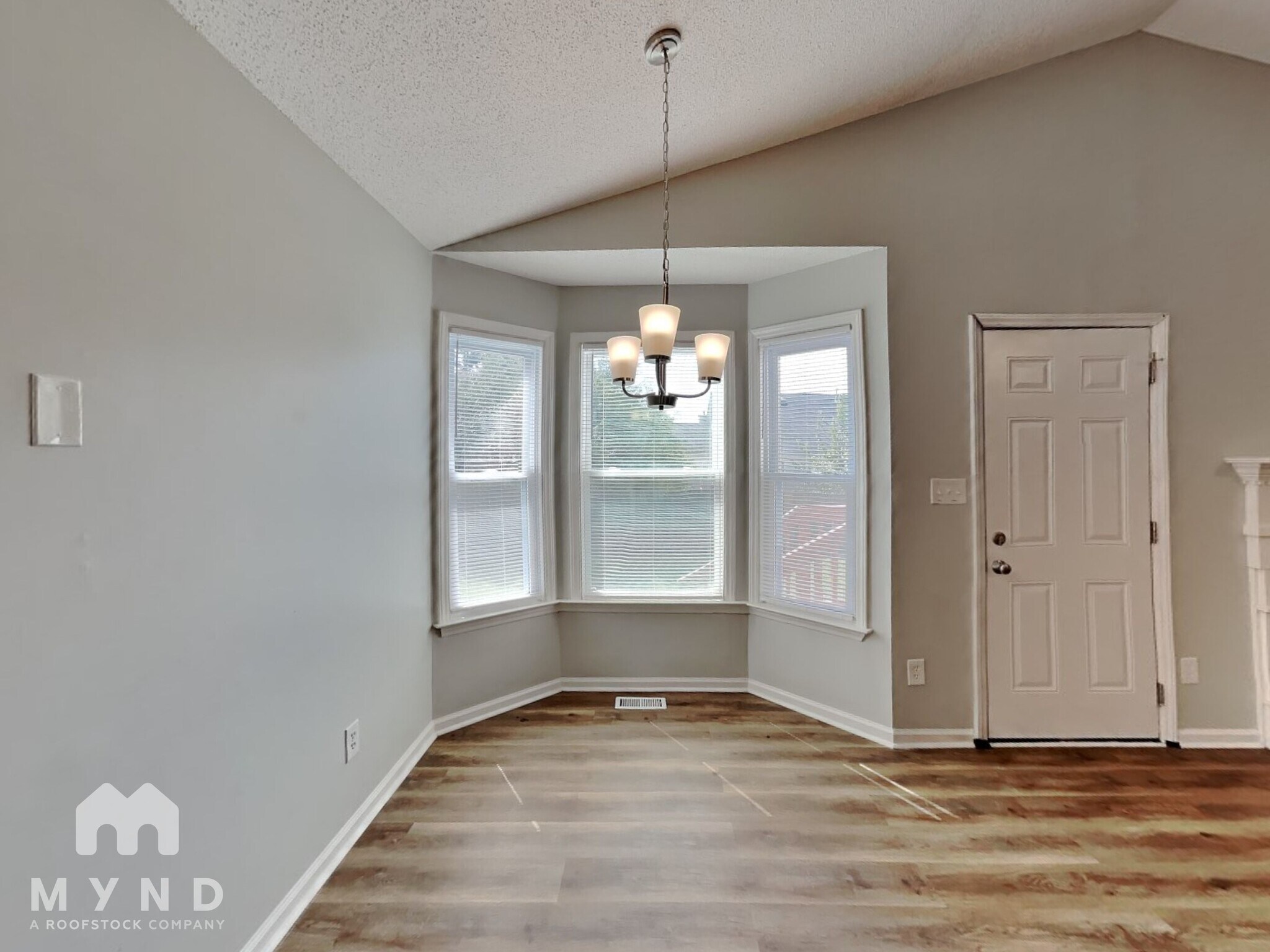 Building Photo - 2209 Maybrook Dr