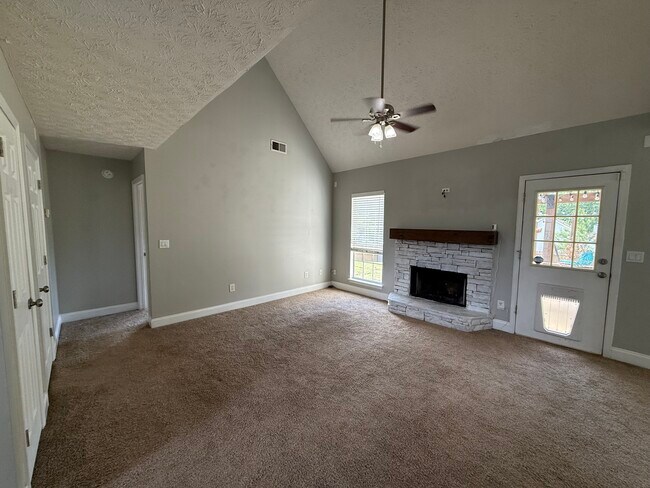Building Photo - 945 Lochwolde Ln