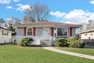 Building Photo - 3 Bedroom 1 Bathroom House for Rent!