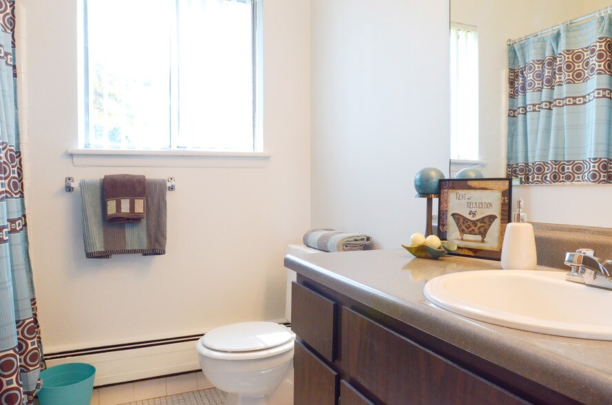 Tuscan Shores Apartments 30711 Quinkert St Roseville MI 48066 Apartment Finder