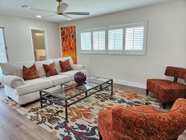 Building Photo - Annual Rental or 6+ month option - FURNISHED HEATED POOL HOME. Gorgeous 3 Bedroom, 3 Bath, 2 Car ...