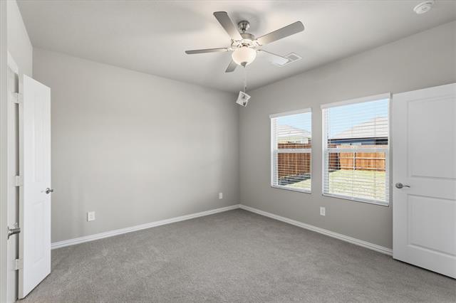 Building Photo - 712 Leavenworth Dr