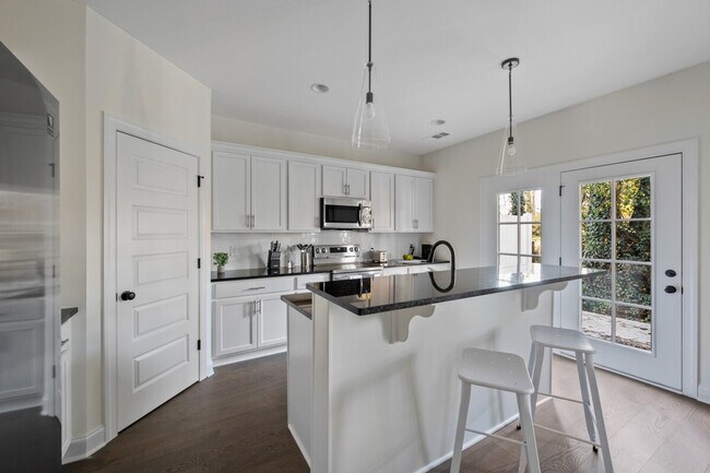 Building Photo - 3319 Old Hickory Blvd