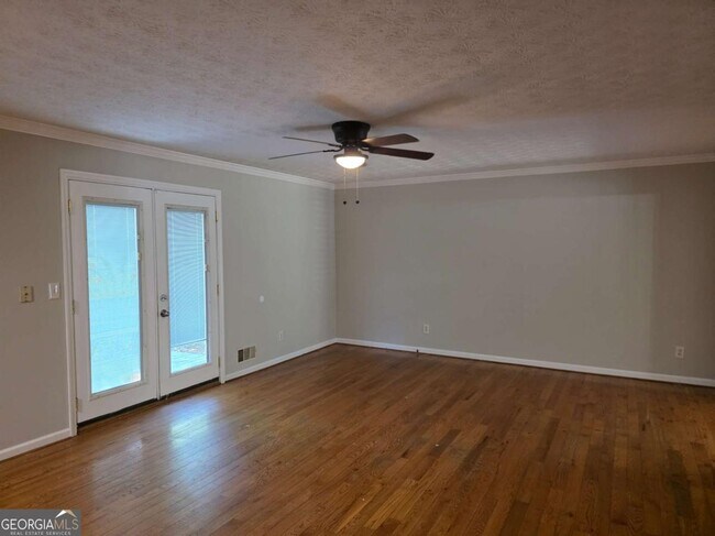 Building Photo - 1695 Underwood Dr SE