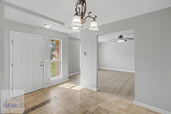 Building Photo - 1651 Latham Ct