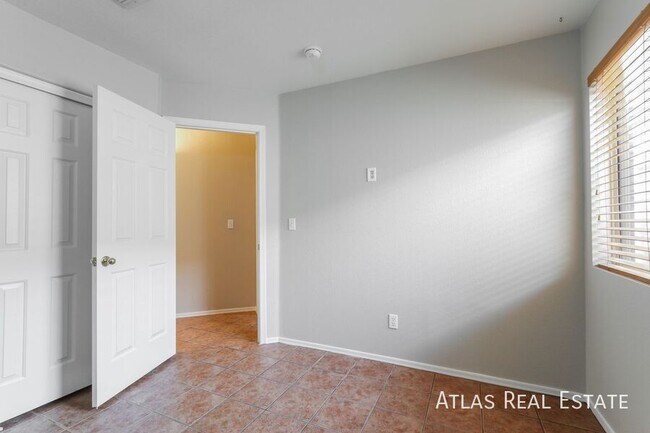 Building Photo - 2188 W Burlwood Way