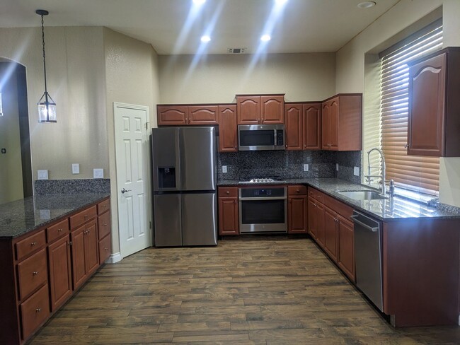 Building Photo - SW SPLIT WING BEAUTY !!! SPECIAL! $3047.50...