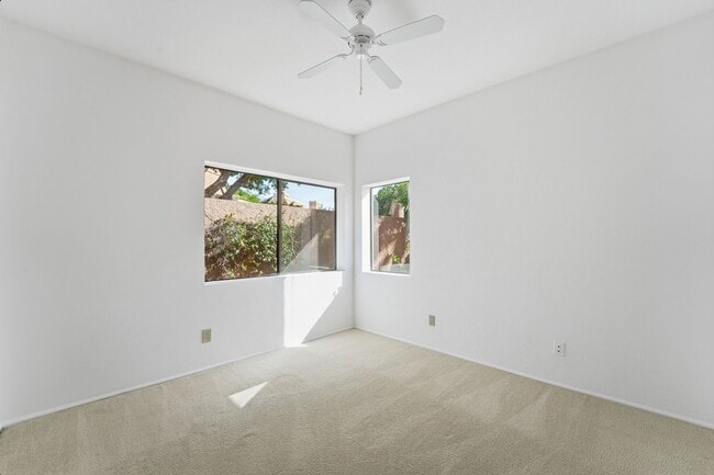 Building Photo - Welcome to this stunning 3-bedroom, 2-bathroom home in the heart of Scottsdale, AZ *RENT SPECIAL*