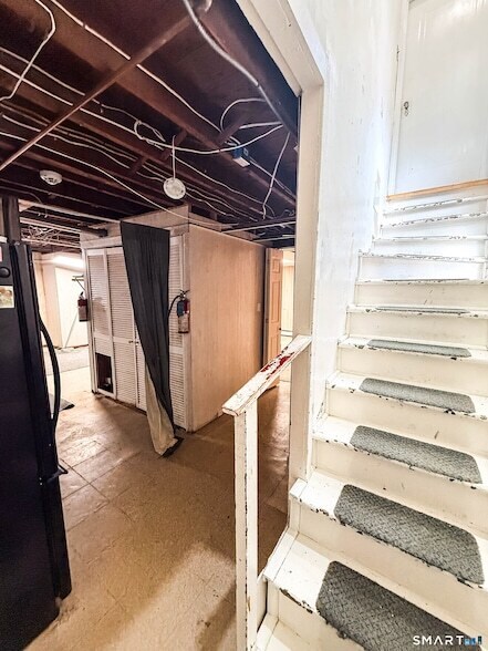 Building Photo - 38 Grandview Ave