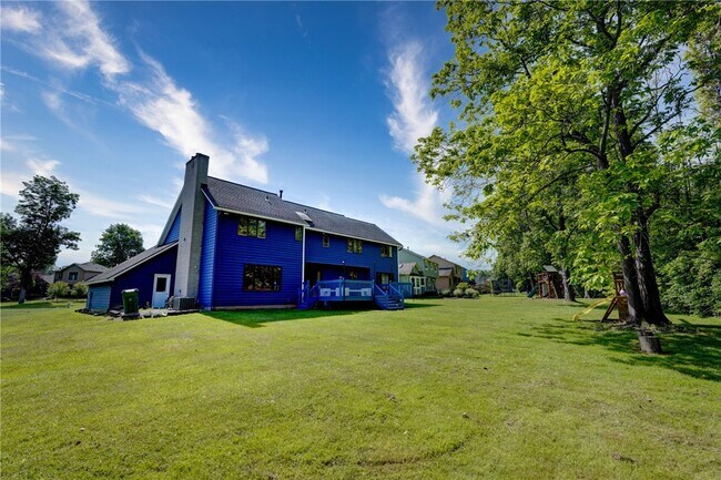 Building Photo - 31 Country Wood Landing