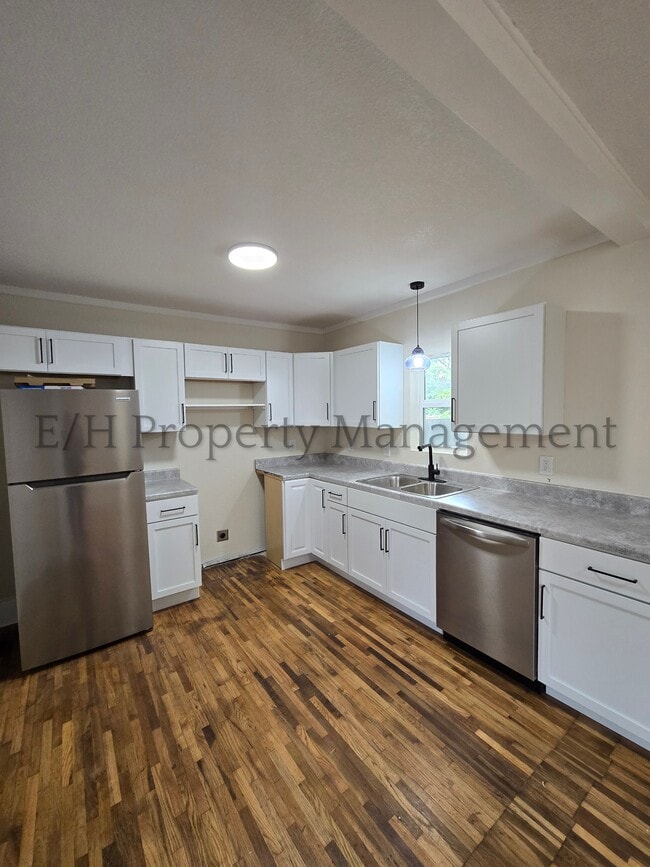Building Photo - 244 N Athenian Ave