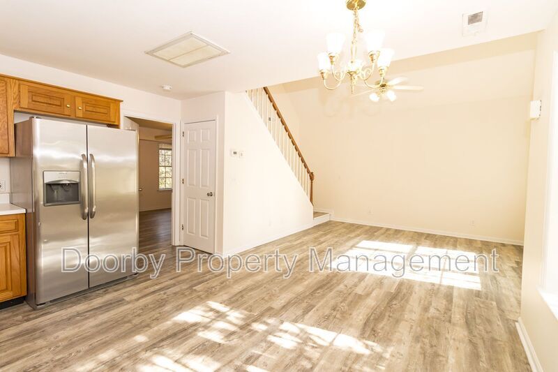 Building Photo - 1004 Roselawn Dr