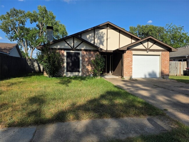 Primary Photo - 1015 Western Hills Dr
