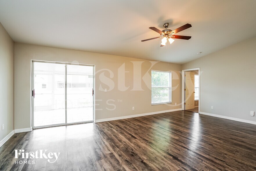 Building Photo - 1229 SW 18th Ave