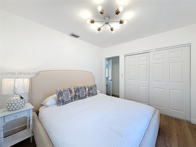 Building Photo - 3521 SW 58th Ct