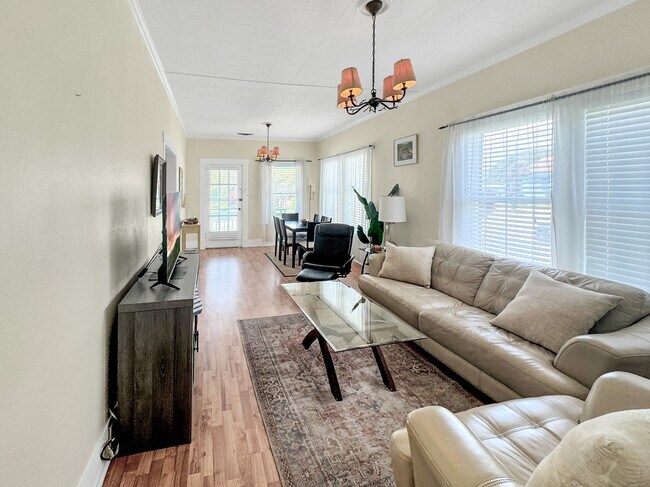 Building Photo - 1504 Christopher Columbus Blvd