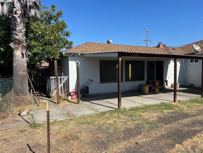 Building Photo - 14533 Acacia St