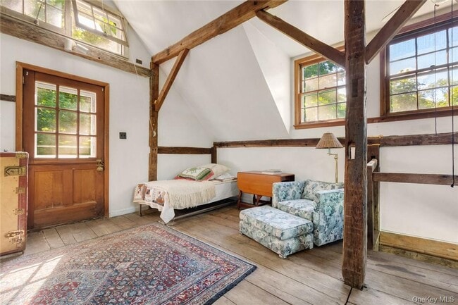 Building Photo - 31 Kittredge Dr