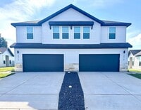 Building Photo - Luxury 4-Bed, 2.5-Bath Duplex in Buda, TX!