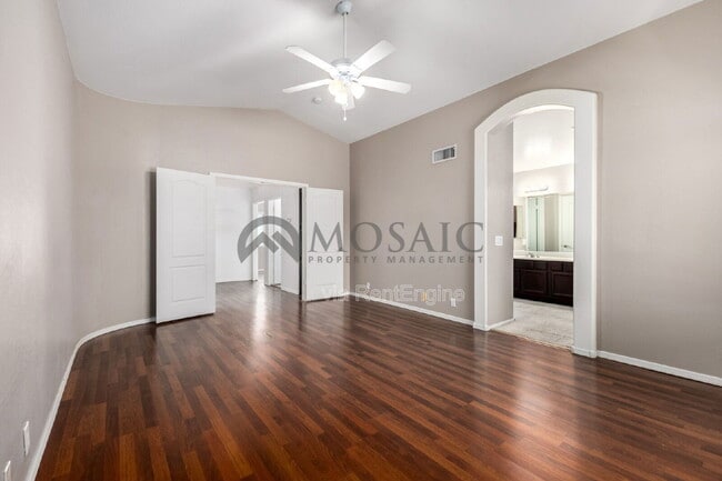 Building Photo - 3761 S Waterfront Dr