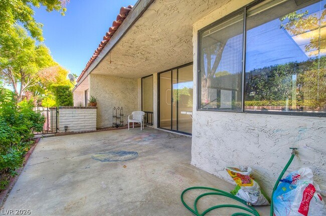 Building Photo - 2574 Pera Cir