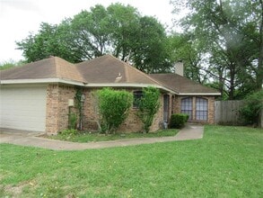 Building Photo - 1428 Camelia Dr