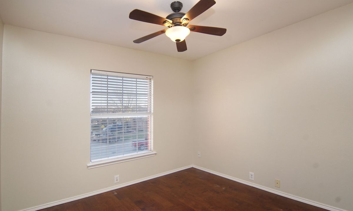 Building Photo - 1049 Highland Station Dr
