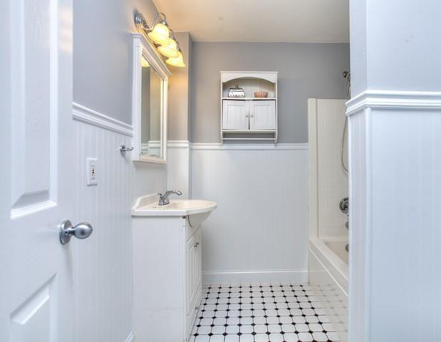 Building Photo - 831 Tanner Dr