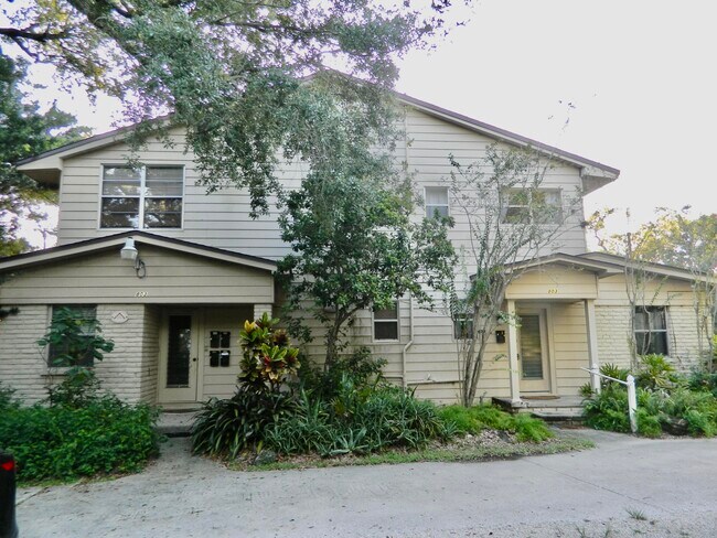 Building Photo - 803 Rockledge Dr